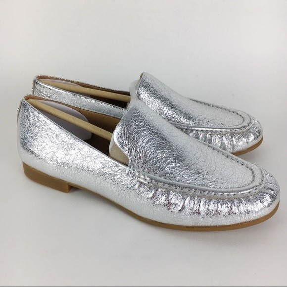UGG Womens Size 6 Vivian‎ Silver Metallic Leather Slip On Loafers Flats Shoes - Picture 2 of 10